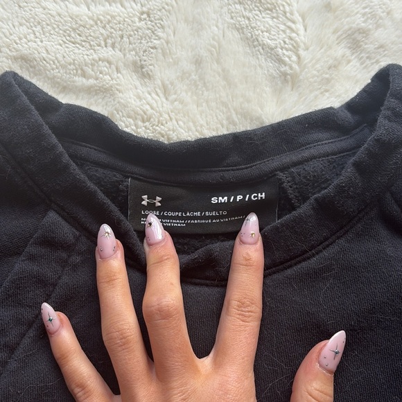 Under Armour Black Pullover Sweatshirt | Cozy Fit Athleisure Streetwear Small - Picture 3 of 6